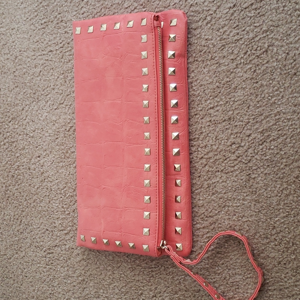 Beautiful clutch (Salmon color)
